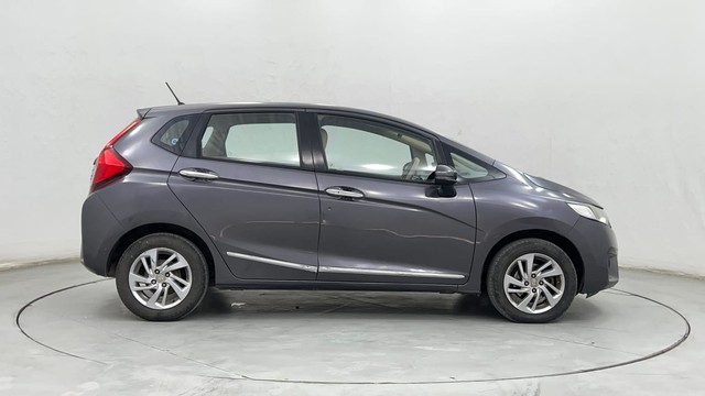 Second-hand 2018 Honda Jazz VX for sale in Pune-2