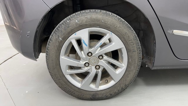 Second-hand 2018 Honda Jazz VX for sale in Pune-18