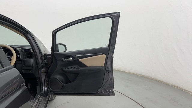 Second-hand 2018 Honda Jazz VX for sale in Pune-16