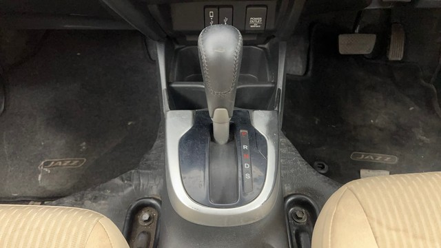 Second-hand 2018 Honda Jazz VX for sale in Pune-12