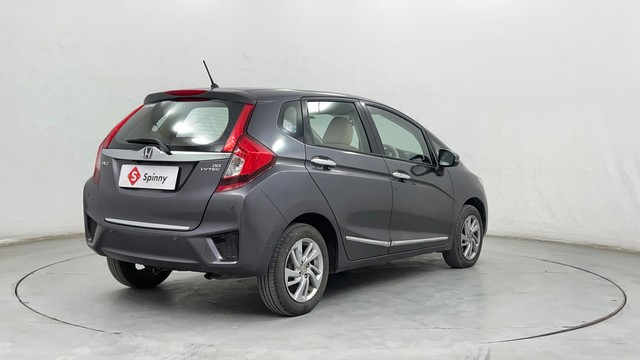 Second-hand 2018 Honda Jazz VX for sale in Pune-3