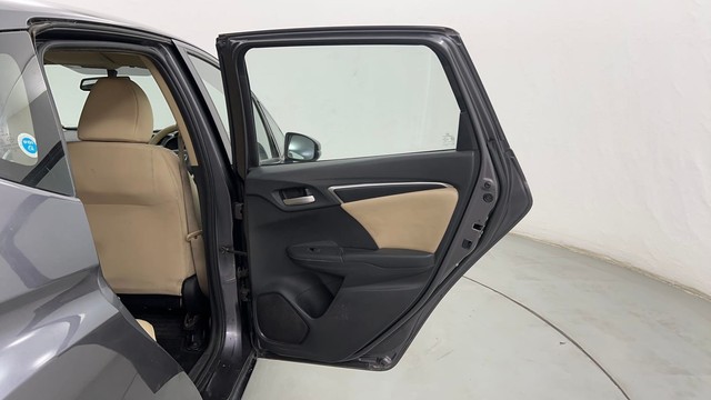 Second-hand 2018 Honda Jazz VX for sale in Pune-26