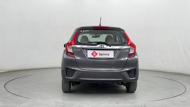 Second-hand 2018 Honda Jazz VX for sale in Pune-4