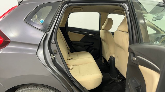 Second-hand 2018 Honda Jazz VX for sale in Pune-27