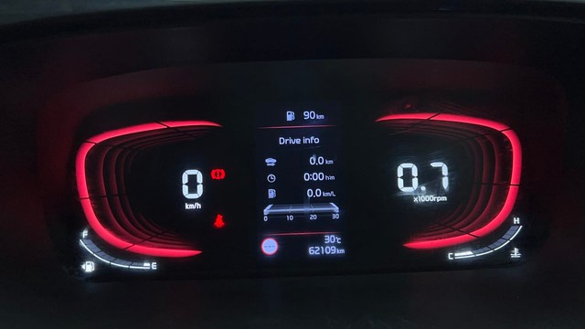 Second-hand 2022 Kia Carens Luxury Plus 6 STR Diesel for sale in Gurgaon-13