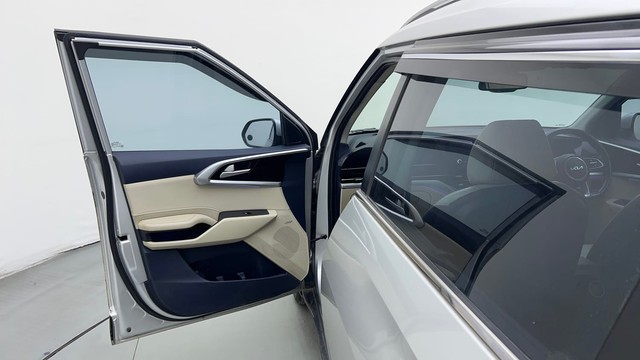 Second-hand 2022 Kia Carens Luxury Plus 6 STR Diesel for sale in Gurgaon-30