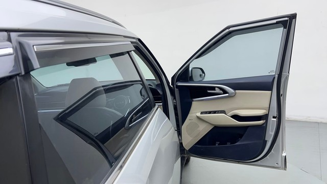 Second-hand 2022 Kia Carens Luxury Plus 6 STR Diesel for sale in Gurgaon-16