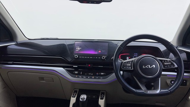 Second-hand 2022 Kia Carens Luxury Plus 6 STR Diesel for sale in Gurgaon-11