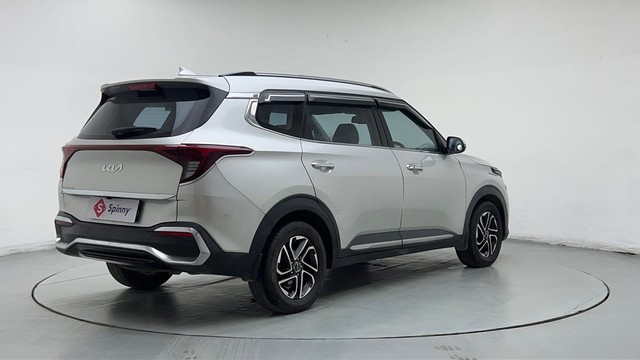 Second-hand 2022 Kia Carens Luxury Plus 6 STR Diesel for sale in Gurgaon-3