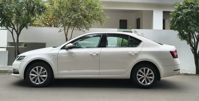 Second-hand 2018 Skoda Octavia 2.0 TDI AT L K for sale in Coimbatore-2