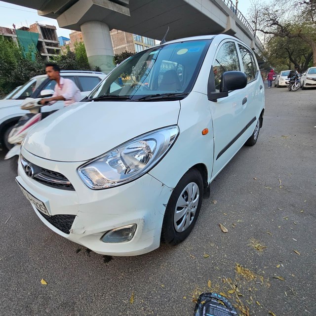 Second-hand 2012 Hyundai i10 Era for sale in New Delhi-4