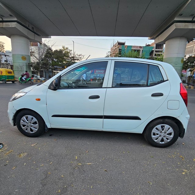 Second-hand 2012 Hyundai i10 Era for sale in New Delhi-3