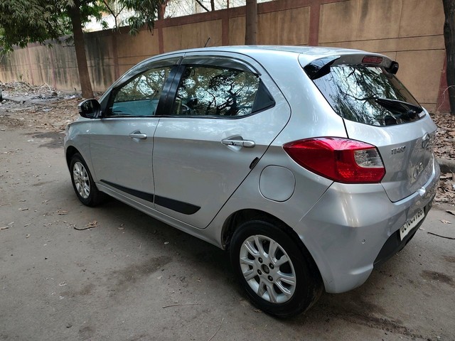 Second-hand 2017 Tata Tiago 1.2 Revotron XZ for sale in New Delhi-6