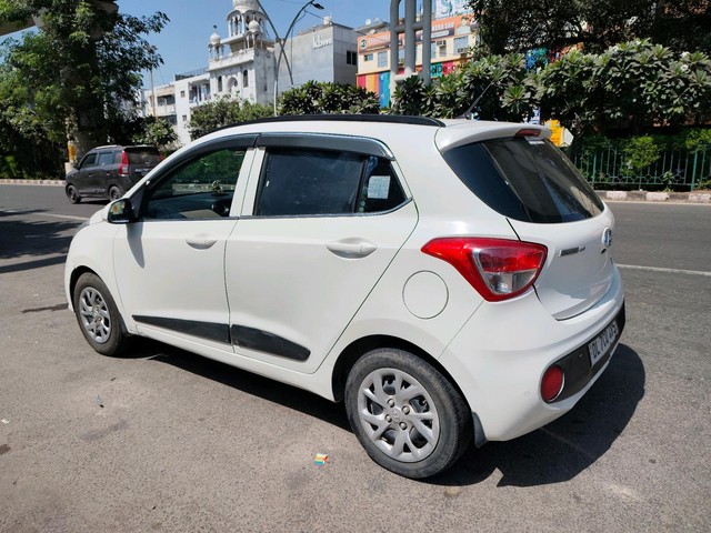 Second-hand 2018 Hyundai Grand i10 1.2 Kappa Sportz Option for sale in New Delhi-7