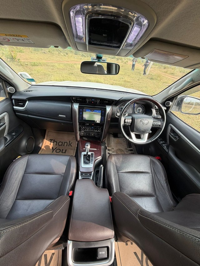 Toyota Fortuner 2.8 4WD AT BSIV Second-hand 2017 Toyota Fortuner 2.8 4WD AT BSIV for sale in Coimbatore-6