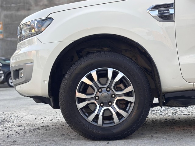 Second-hand 2021 Ford Endeavour Titanium Plus 4X2 AT for sale in New Delhi-4