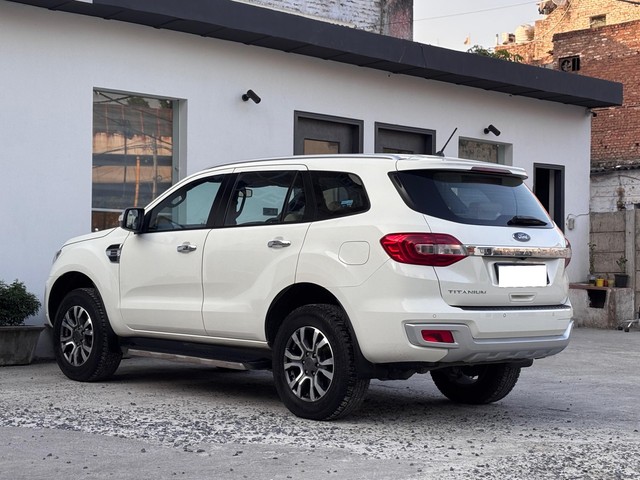 Second-hand 2021 Ford Endeavour Titanium Plus 4X2 AT for sale in New Delhi-2