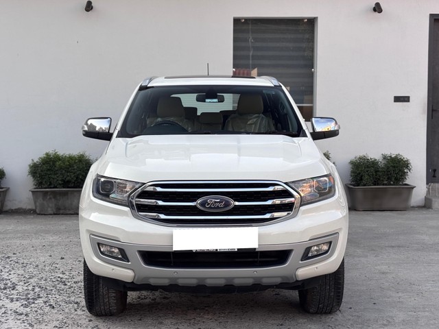 Second-hand 2021 Ford Endeavour Titanium Plus 4X2 AT for sale in New Delhi-6
