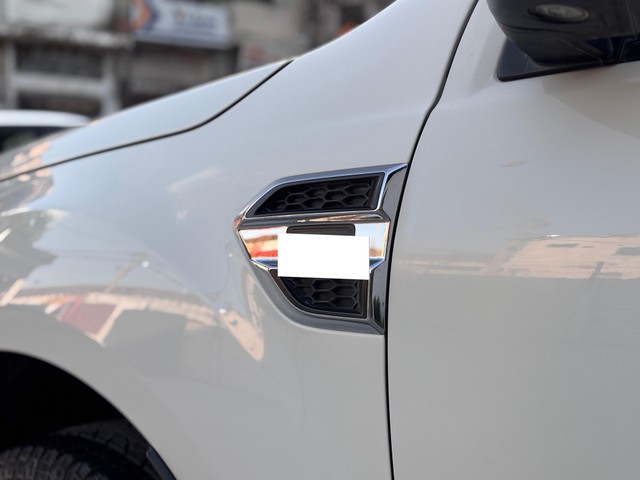 Second-hand 2021 Ford Endeavour Titanium Plus 4X2 AT for sale in New Delhi-5