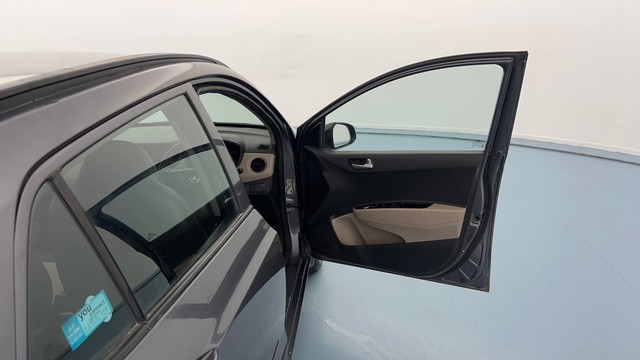 Second-hand 2015 Hyundai Grand i10 1.2 Kappa Sportz BSIV for sale in Lucknow-16