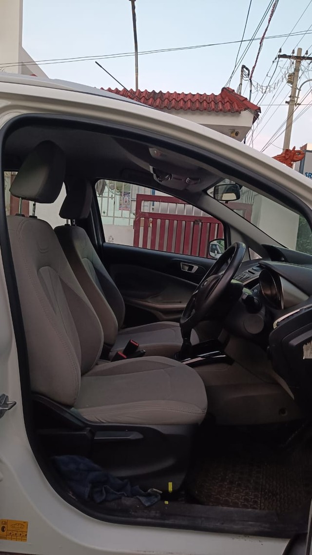 Ford Ecosport 1.5 TDCi Titanium BSIV Second-hand 2017 Ford Ecosport 1.5 TDCi Titanium BSIV for sale in Coimbatore-12