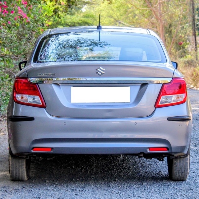 Second-hand 2023 Maruti Suzuki Swift Dzire VXI for sale in Ahmedabad-3