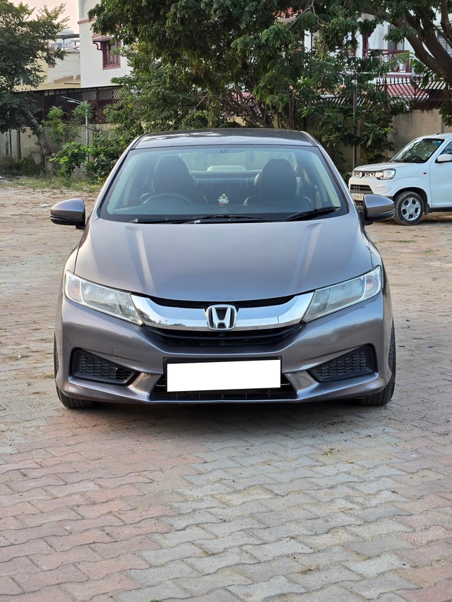 Second-hand 2016 Honda City i DTec SV for sale in Ahmedabad-4