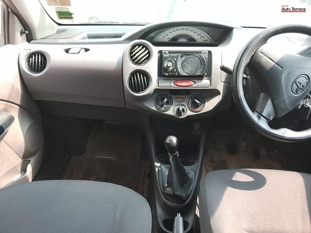 Second-hand 2011 Toyota Etios V for sale in New Delhi-4