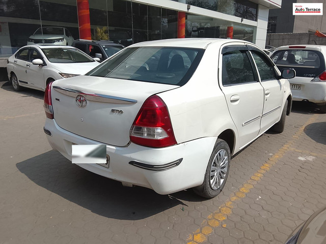 Second-hand 2011 Toyota Etios V for sale in New Delhi-6