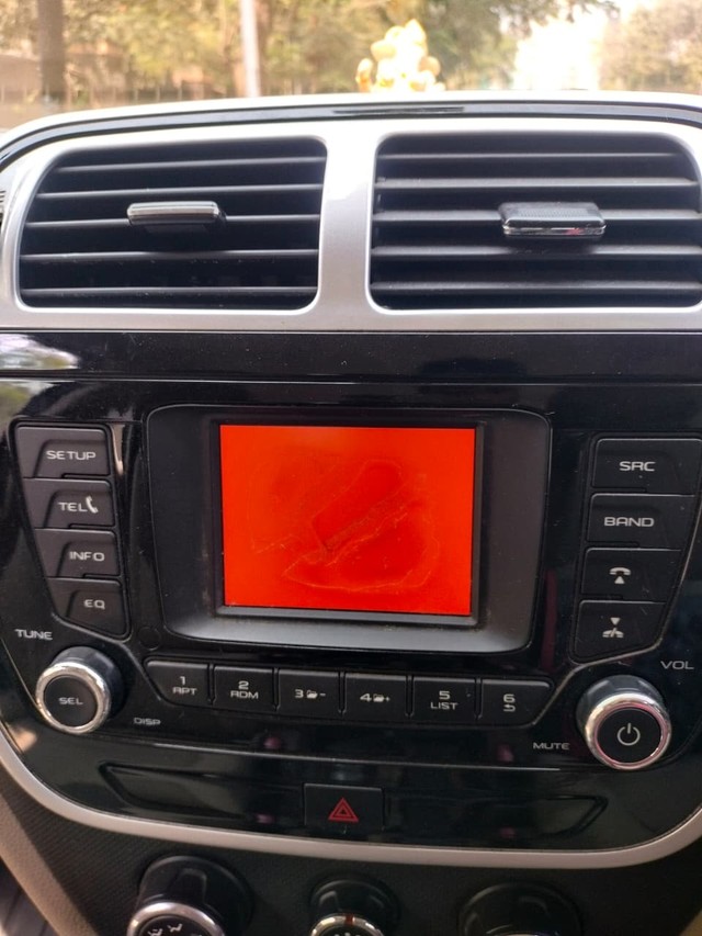 Second-hand 2016 Mahindra TUV 300 T8 for sale in Mumbai-6