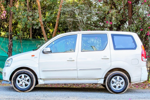 Second-hand 2011 Mahindra Xylo E8 for sale in Ahmedabad-4