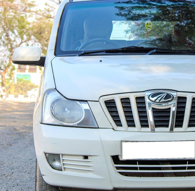 Second-hand 2011 Mahindra Xylo E8 for sale in Ahmedabad-9