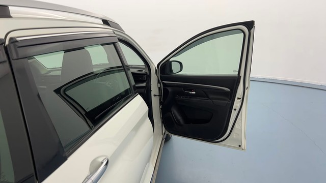 Second-hand 2022 Maruti Suzuki XL6 Alpha AT BSVI for sale in Lucknow-16