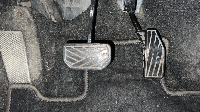 Second-hand 2022 Maruti Suzuki XL6 Alpha AT BSVI for sale in Lucknow-14