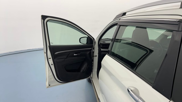 Second-hand 2022 Maruti Suzuki XL6 Alpha AT BSVI for sale in Lucknow-38