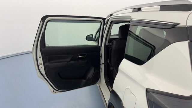 Second-hand 2022 Maruti Suzuki XL6 Alpha AT BSVI for sale in Lucknow-24