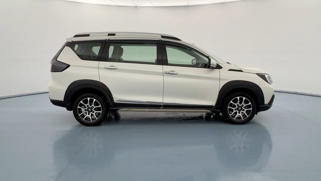 Second-hand 2022 Maruti Suzuki XL6 Alpha AT BSVI for sale in Lucknow-2