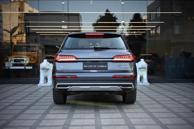 Second-hand 2024 Audi Q7 Technology for sale in Jaipur-4