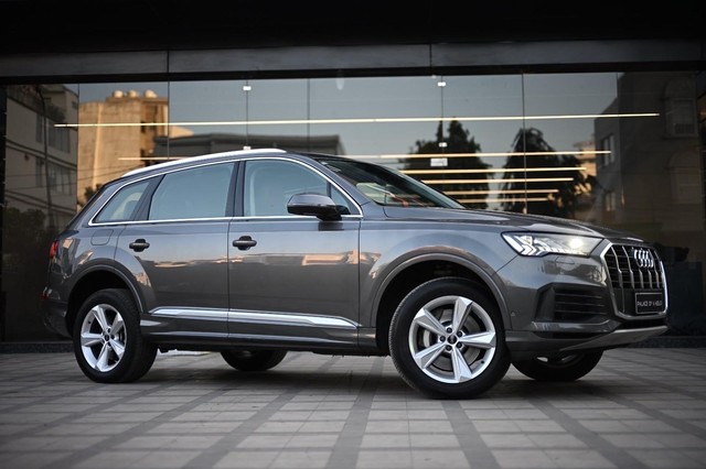 Second-hand 2024 Audi Q7 Technology for sale in Jaipur-3