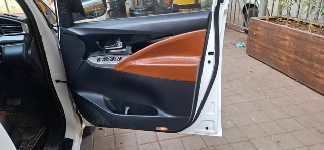 Second-hand 2016 Toyota Innova Crysta 2.8 ZX AT BSIV for sale in Mumbai-9