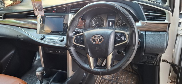 Second-hand 2016 Toyota Innova Crysta 2.8 ZX AT BSIV for sale in Mumbai-10