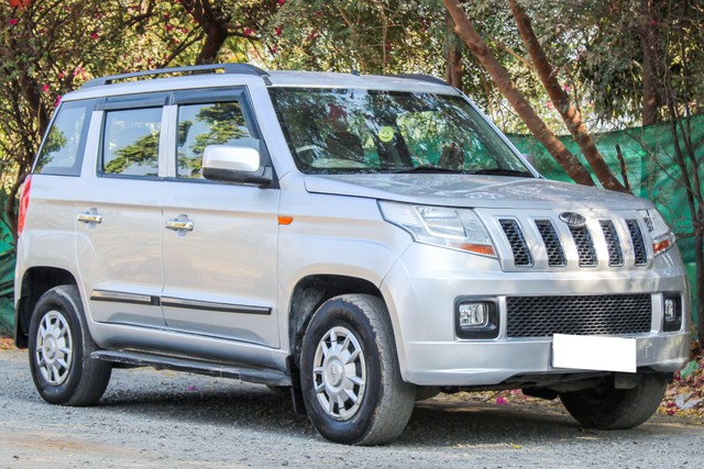 Second-hand 2017 Mahindra TUV 300 T6 Plus for sale in Ahmedabad-8