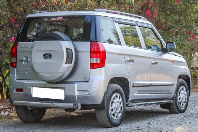 Second-hand 2017 Mahindra TUV 300 T6 Plus for sale in Ahmedabad-10