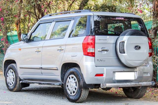 Second-hand 2017 Mahindra TUV 300 T6 Plus for sale in Ahmedabad-3