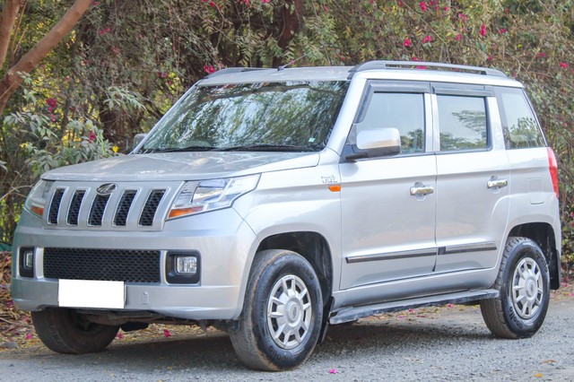 Second-hand 2017 Mahindra TUV 300 T6 Plus for sale in Ahmedabad-9