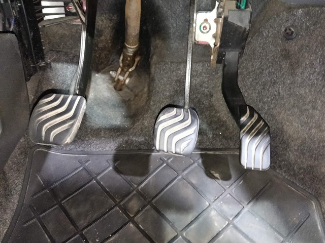 Second-hand 2015 Renault KWID RXT for sale in Kochi-14