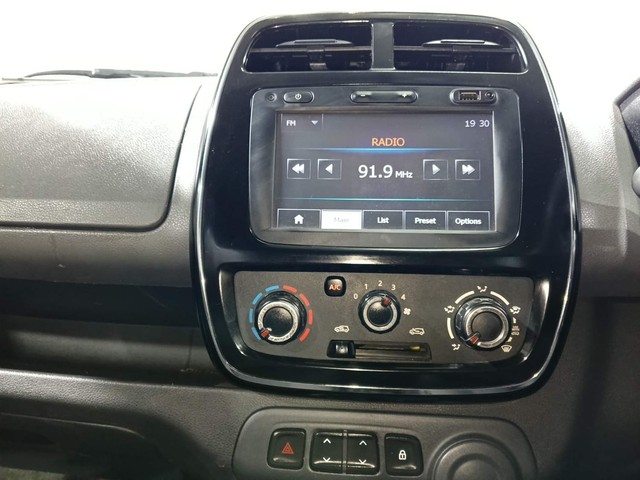 Second-hand 2015 Renault KWID RXT for sale in Kochi-28