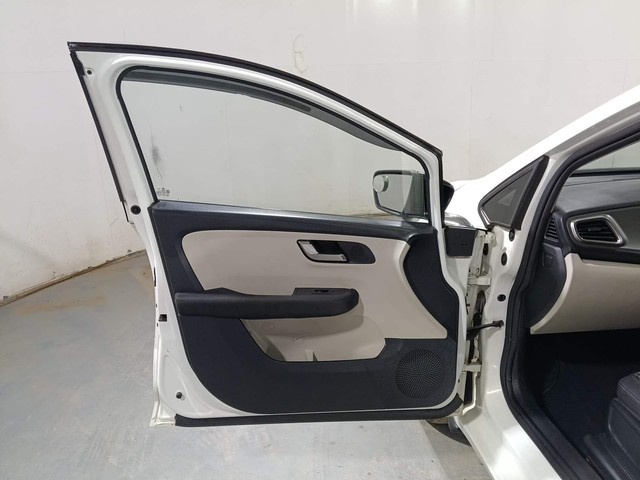 Second-hand 2021 Tata Altroz XZ Turbo for sale in Kochi-23