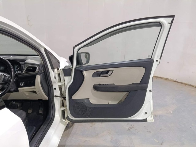 Second-hand 2021 Tata Altroz XZ Turbo for sale in Kochi-16