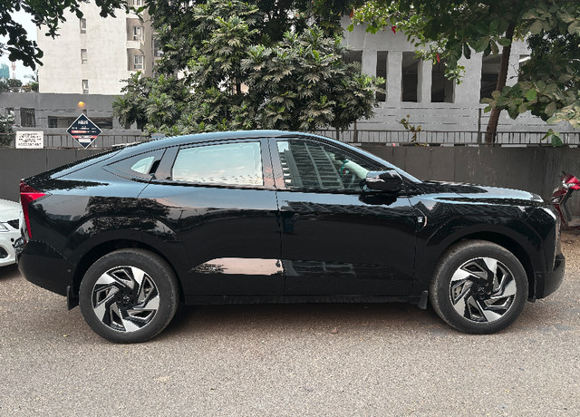 Mahindra XEV 9e Pack Three - Photo 4